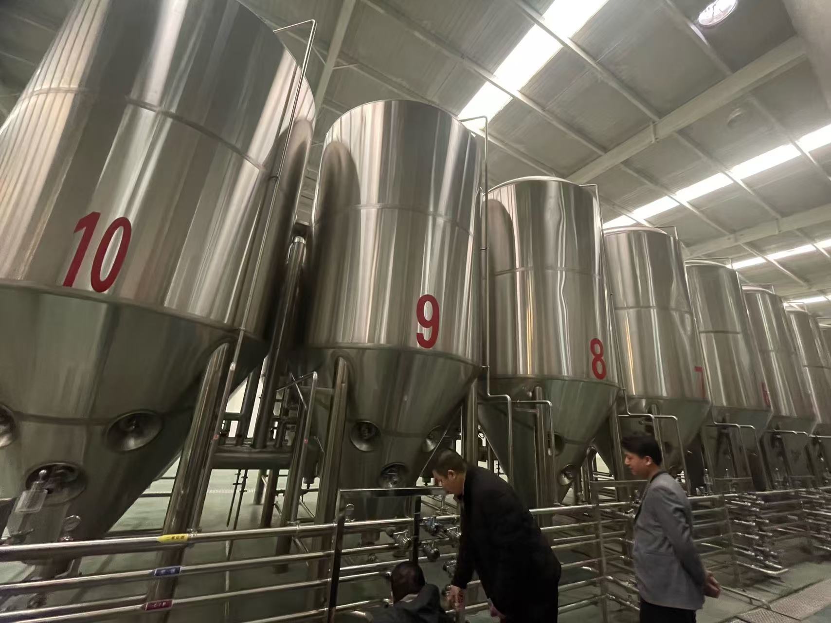 二道精酿啤酒设备厂—平面布置、设备设计、制造、调试、培训等一条龙服务